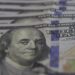 Dólar cai para R$ 5,03 com alívio geopolítico e foco nos EUA
