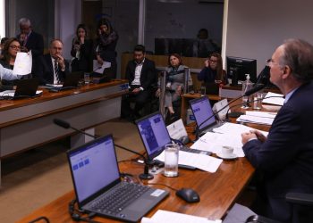 Senadores criticam falta de dados sobre socorro bilionário ao BRB