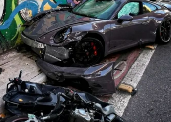 Motorista de Porsche provoca colisão com motos e carros após perder o controle na Zona Sul de São Paulo